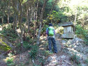 天童岩って黒髪山の山頂じゃない?