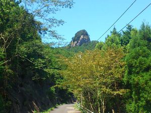 天童岩って黒髪山の山頂じゃない?