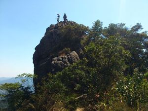 天童岩って黒髪山の山頂じゃない?