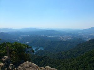 天童岩って黒髪山の山頂じゃない?