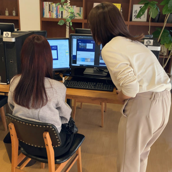 子育て、家事と並行して自宅で学習。それでもオリジナルホームページ制作できました!【卒業制作講評会】 子育て、家事と並行して自宅で学習。それでもオリジナルホームページ制作できました!【卒業制作講評会】