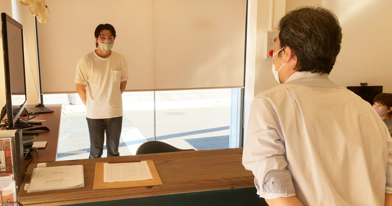 先生の明るい性格を取り入れたホームページデザインに【卒業制作講評会】 先生の明るい性格を取り入れたホームページデザインに【卒業制作講評会】