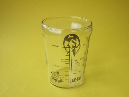 1日2000個売れてるプリンのカップ