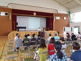 三根東小での教育講演会