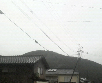 雨が降り続いた