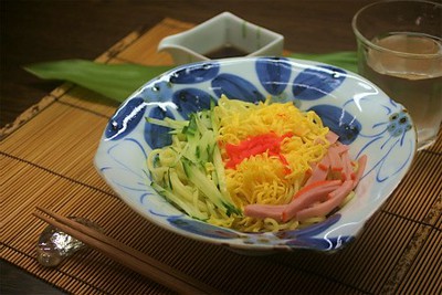伊万里焼の器で食す冷やし中華! 伊万里焼の器で食す冷やし中華!