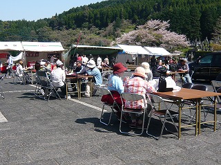 春の窯元市~たくさんのお客様で賑ってます~