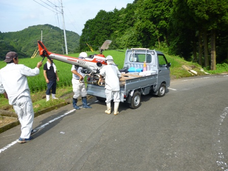 山間部のヘリ防除！