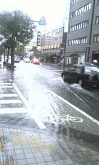 豪雨で佐賀市冠水