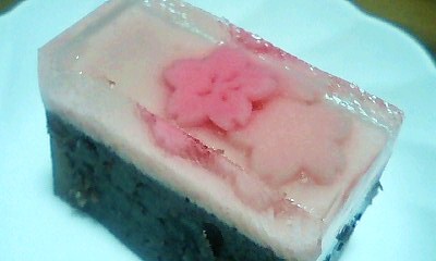 てるてる坊主てる坊主　日曜を天気にしておくれ～♪
