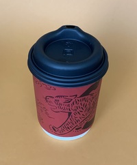 虎蛇カフェはインバウンド行列