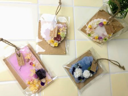 つまみ細工の髪飾り入荷しました