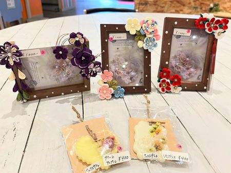 つまみ細工がたくさん入荷しました