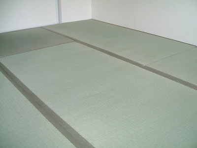 連休前