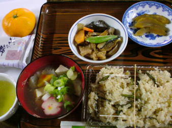 山菜おこわとくずかけ