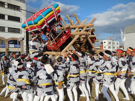 快晴の秋祭り伊万里トンテントン