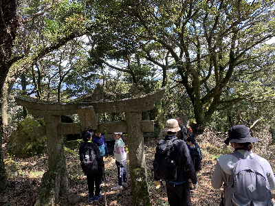 腰岳に登ろう!黒曜石拾い・石器づくり 腰岳に登ろう!黒曜石拾い・石器づくり