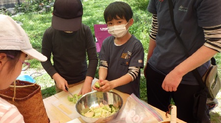 春を食べよう!筍ほり。よもぎおやつ作り。 春を食べよう!筍ほり。よもぎおやつ作り。