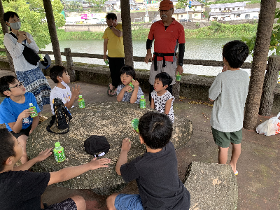 8月の野遊び:川を楽しもう 8月の野遊び:川を楽しもう