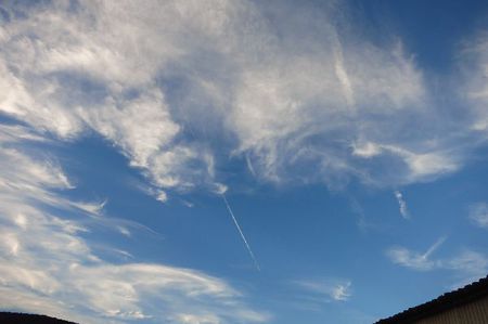 飛行機雲が綺麗！！