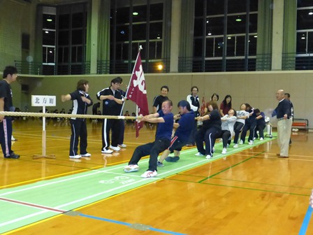 綱引競技がんばりました　【市民体育大会】