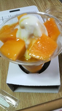マンゴーパフェ。