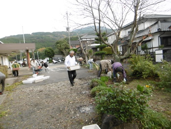 老人クラブ庭園清掃