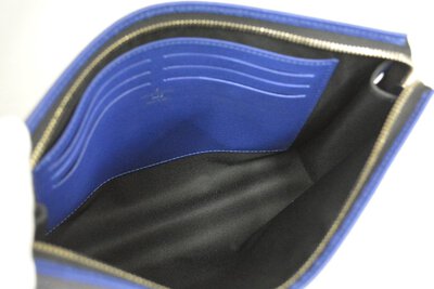 ルイヴィトン ポシェット・ヴォワヤージュMM M30423入荷しました！