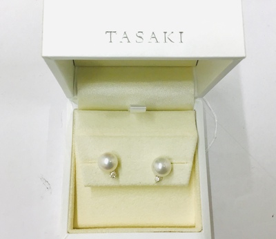 パールダイヤピアス入荷しました♥️