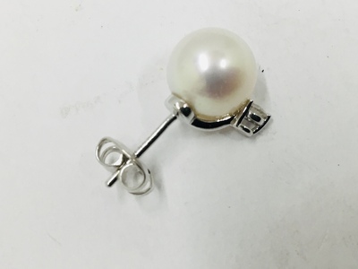 パールダイヤピアス入荷しました♥️