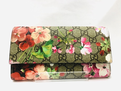 GUCCI二つ折り長財布入荷しました❣️