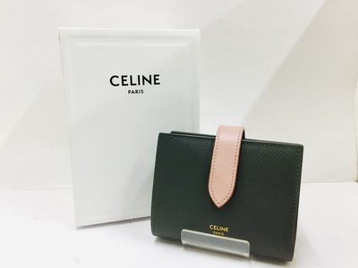 CELINE二つ折り財布入荷しました❣️