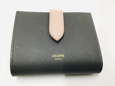 CELINE二つ折り財布入荷しました❣️