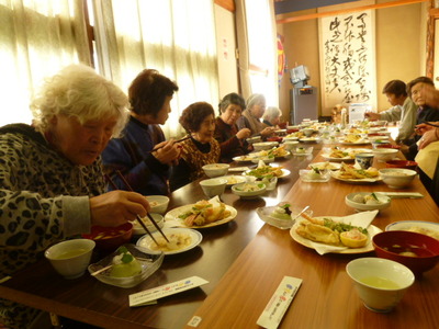 独り暮らし高齢者招待会～手作り料理と懐かしい童謡！～　