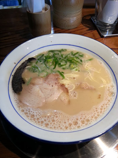 佐賀市西与賀町に新しくオープンした「田中商店」のラーメン580円
