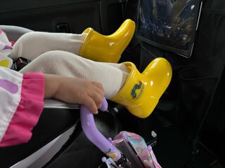 「はらぺこあおむし」の黄色い長靴