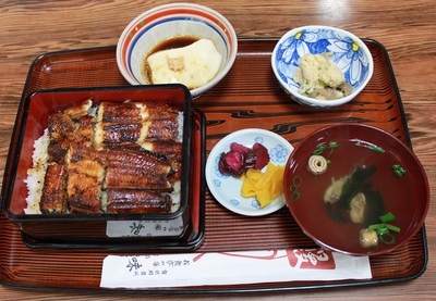 うなぎ専門店　味（有田町）