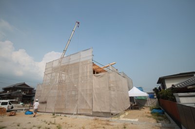 福岡県でゼロエネルギー住宅の棟上げでした。