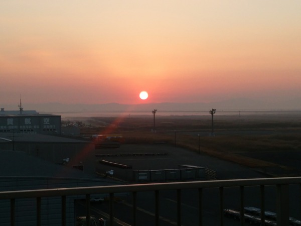 九州佐賀国際空港ショップブログ 九州佐賀国際空港 今年の初日の出は