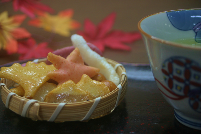 小倉山荘のおかき。
