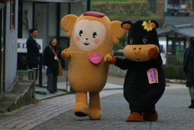 アイアイくんともーもちゃん♪