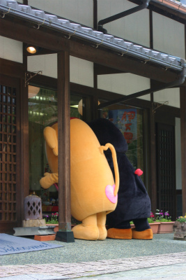 アイアイくんともーもちゃん♪
