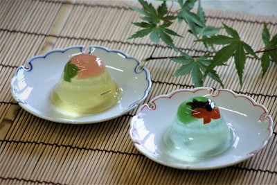 伊万里焼の雪輪皿と風鈴ゼリー