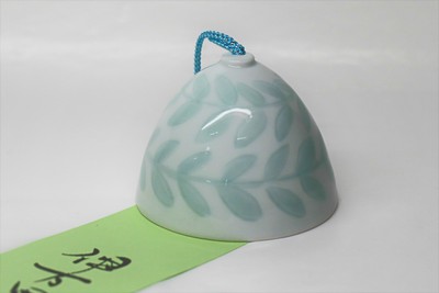 「青磁リーフ文風鈴」販売開始