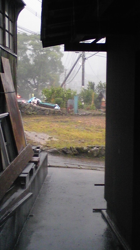 お盆です・・・雨です・・・