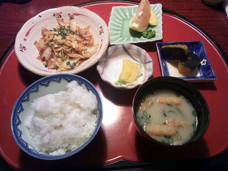 今日のランチ　「キムチ豚定食」