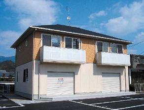 小城のアパート