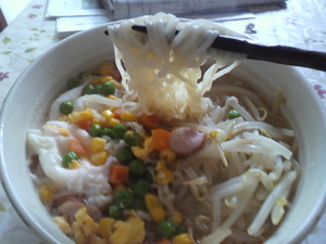 遅いお昼は、うまかっちんですよ〜♪