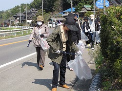 三樹めぐりウォーキングと沿道ゴミ拾い