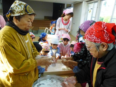 餅つき会（世代間交流）＾０＾